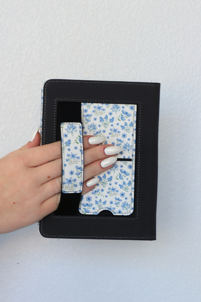 booked & busy kindle case