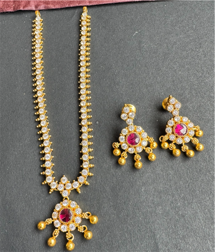 The Arunika Silver Necklace & Earrings (White)