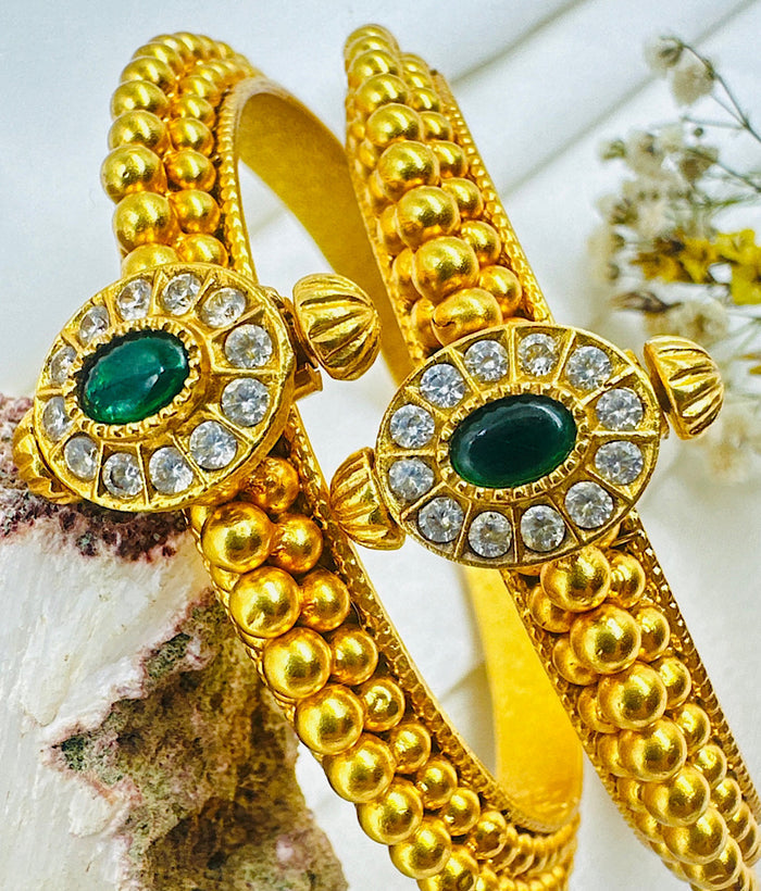The Trisha Silver Zirconia Openable Kada Bracelet (White/Green/Size 2.6)
