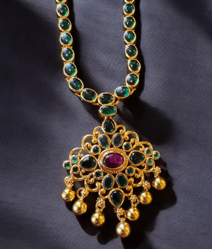 The Vriddhi Silver Reversible Addige Necklace